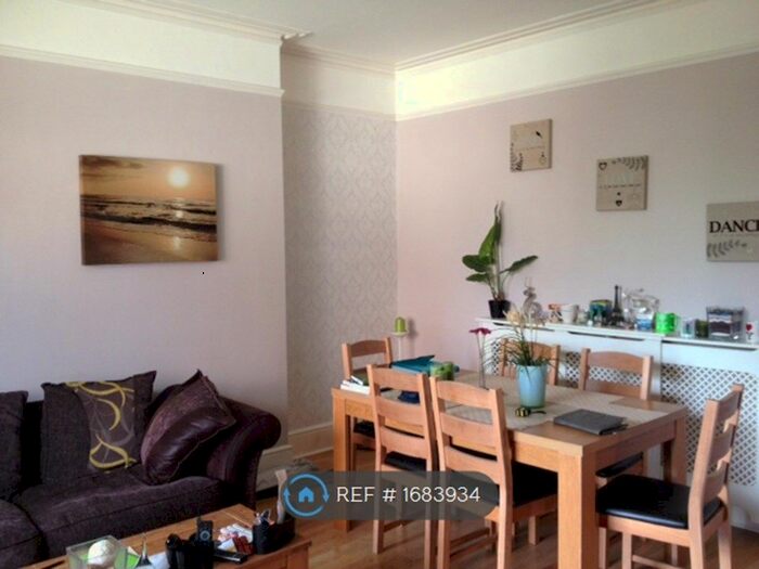 2 Bedroom Flat To Rent In Cedar Road, Sutton, SM2