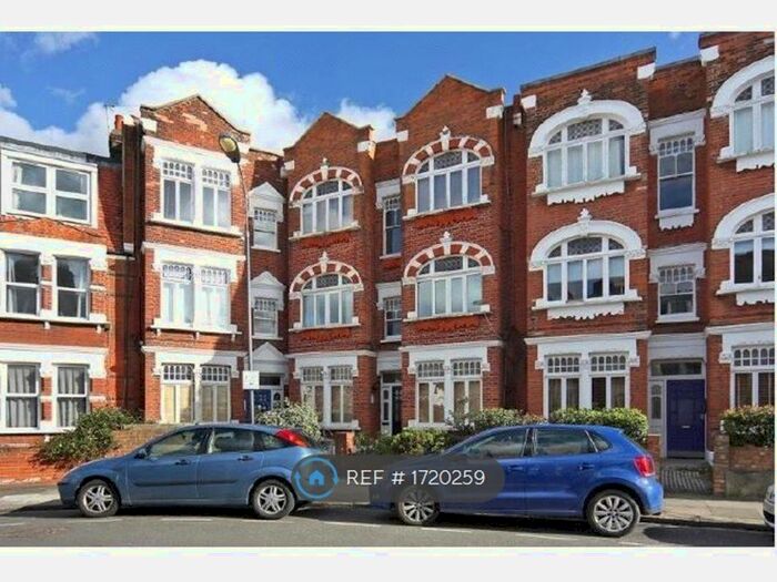 3 Bedroom Flat To Rent In Alexandra Mansions, London, W12