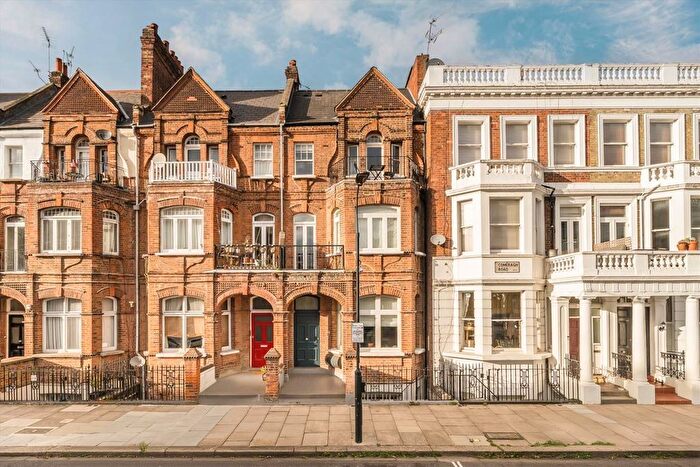 2 Bedroom Flat To Rent In Comeragh Road, West Kensington, W14