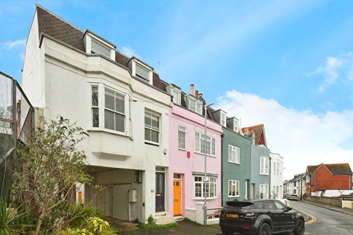 2 Bedroom End Terrace House For Sale In Centurion Road, Brighton, BN1