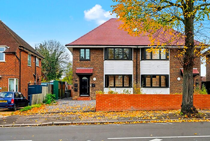 2 Bedroom Flat For Sale In Greenford Avenue, Hanwell, W7