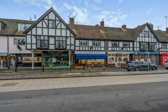 3 Bedroom Flat To Rent In Station Parade East Horsley, KT24