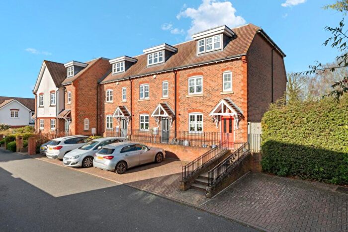 4 Bedroom Terraced House For Sale In Rythe Close, Claygate, KT10