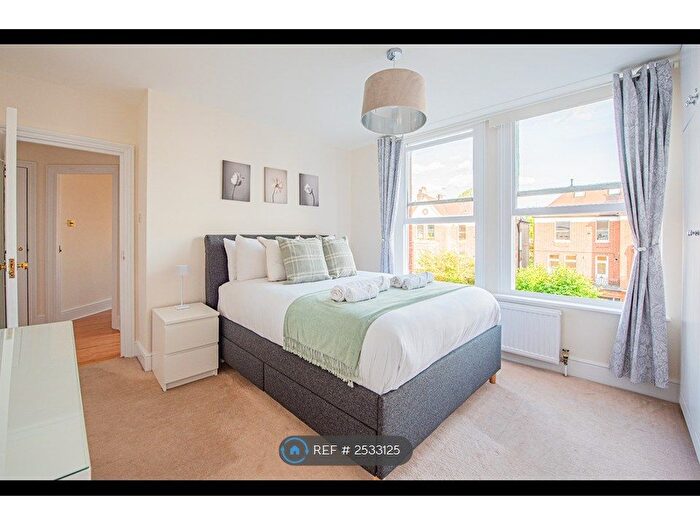 2 Bedroom Flat To Rent In Canfiled Gardens, London, NW6