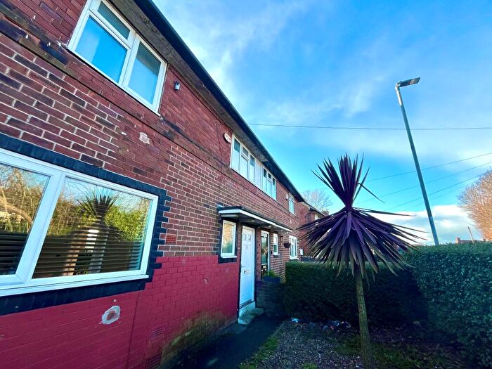 3 Bedroom House To Rent In St Wilfrids Circus, Leeds, LS8