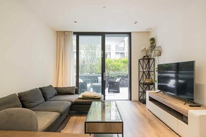 2 Bedroom Flat For Sale In Leman Street, Cashmere House, Leman Street, E1
