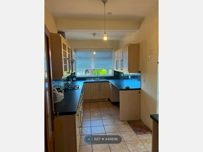 3 Bedroom Semi-Detached House To Rent In Bennetts Avenue, Croydon, CR0