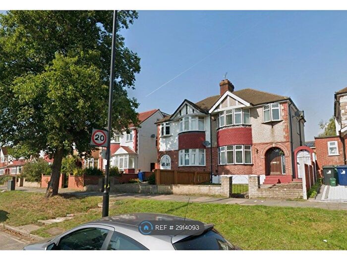 3 Bedroom Semi Detached House To Rent In Whitton Avenue West, Greenford, UB6