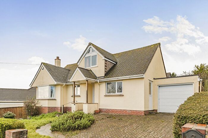 3 Bedroom Detached Bungalow For Sale In Castlewood Avenue, Newton Abbot, Devon, TQ12