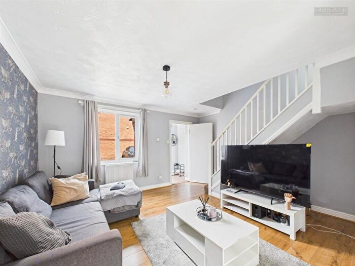 2 Bedroom End Of Terrace House To Rent In Beaulieu Court, Eye, PE6