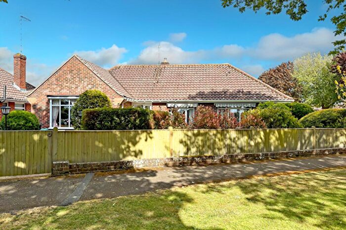 2 Bedroom Bungalow For Sale In Glynde Avenue, Goring-by-Sea, Worthing, West Sussex, BN12