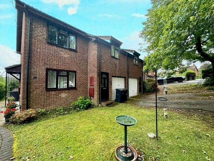 2 Bedroom Maisonette To Rent In Seward Rise, Romsey, SO51