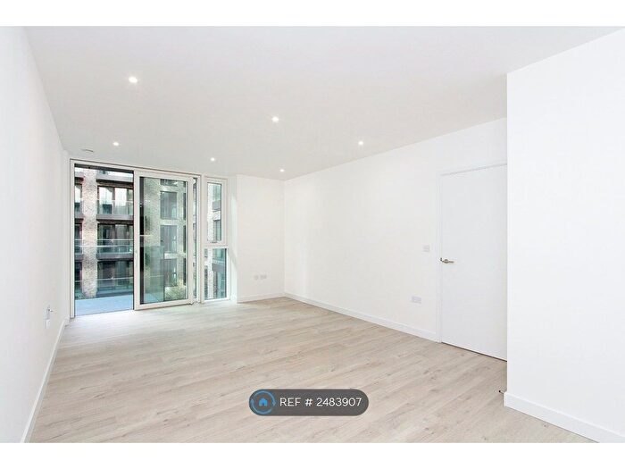 1 Bedroom Flat To Rent In Hartingtons Court, London, N4