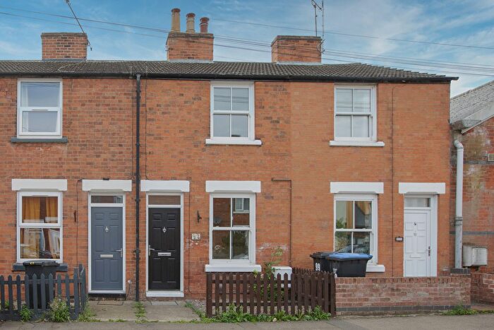 2 Bedroom Terraced House To Rent In Bath Street, Leicester, LE16