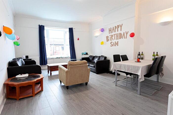 4 Bedroom Apartment To Rent In £pppw, Wilmslow Road, Fallowfield, M14