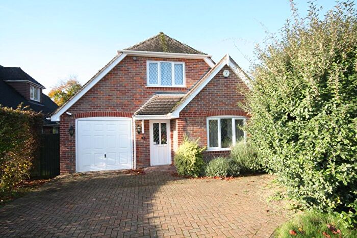 3 Bedroom Detached House To Rent In Deancroft Road, Chalfont St Peter, Gerrards Cross, SL9