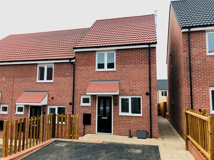 2 Bedroom House To Rent In Mandalay Road, Pleasley, Nottinghamshire, NG19