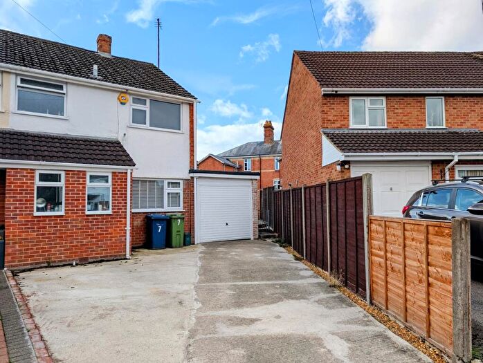 4 Bedroom Semi-Detached House To Rent In Cotswold Garden, Tewkesbury, GL20