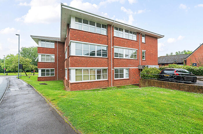 1 Bedroom Apartment For Sale In Emmview Close, Wokingham, Berkshire, RG41