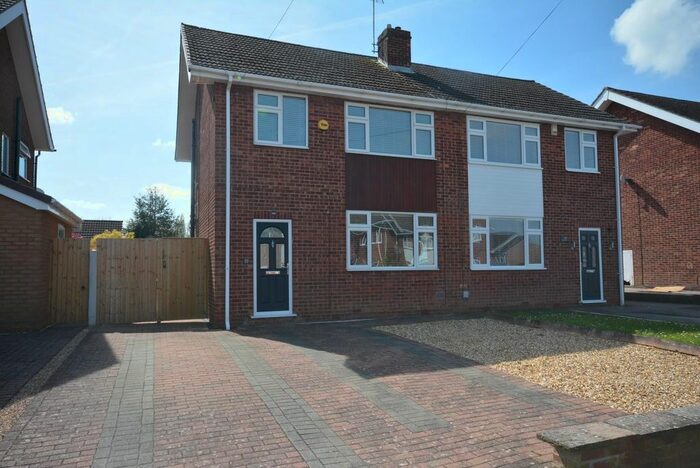 3 Bedroom Semi-Detached House To Rent In Belvedere Avenue, Walton, Chesterfield, S40