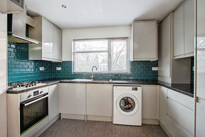 3 Bedroom Property To Rent In Magdalene Road, Wakefield, WF2