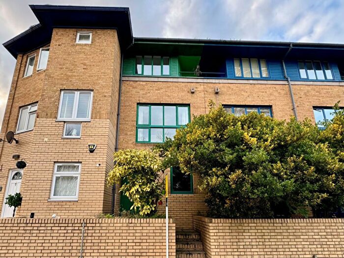 3 Bedroom Terraced House To Rent In Parnell Road, London, E3