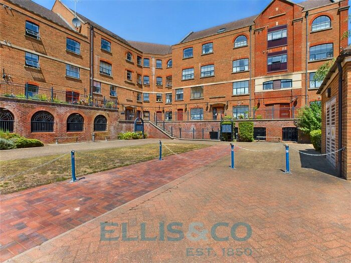 2 Bedroom Flat To Rent In Whitefriars Wharf, Tonbridge, Kent, TN9