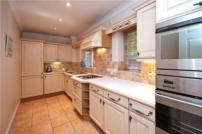 2 Bedroom Apartment To Rent In Earl's House, Chaucer Close, Windsor, Berkshire, SL4