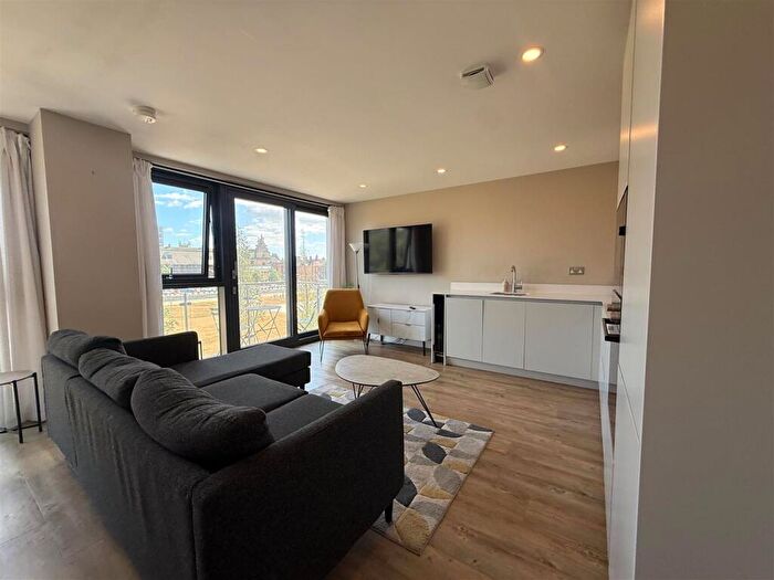 1 Bedroom Apartment To Rent In Second Floor, The Glass House, Queens Dock Avenue, HU1