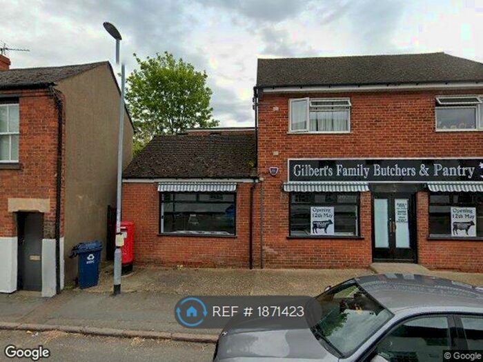 3 Bedroom Flat To Rent In High Street Buckden, Cambs, PE19