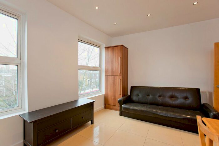 1 Bedroom Flat To Rent In Holloway Road, London, N19