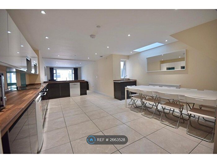 9 Bedroom Terraced House To Rent In Miskin Street, Cardiff, CF24