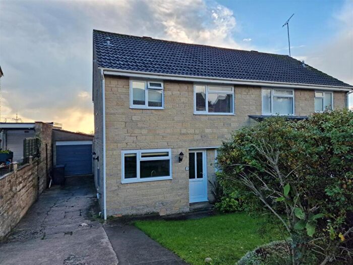 3 Bedroom Semi-Detached House To Rent In Rodber Close, Wincanton, BA9