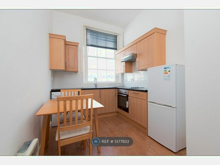 Studio To Rent In St. George's Drive, London, SW1V