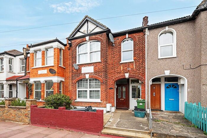 2 Bedroom Flat For Sale In Piquet Road, Anerley, London, SE20