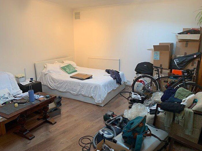 Studio To Rent In Princes Avenue, London, N10
