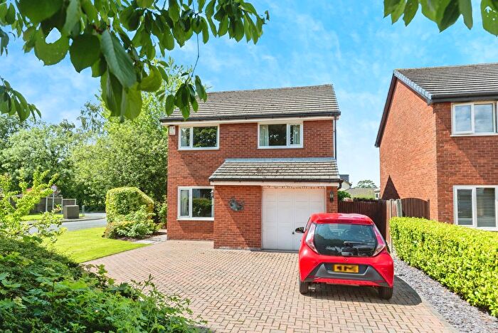 3 Bedroom Detached House For Sale In The Laund, Leyland, Lancashire, PR26