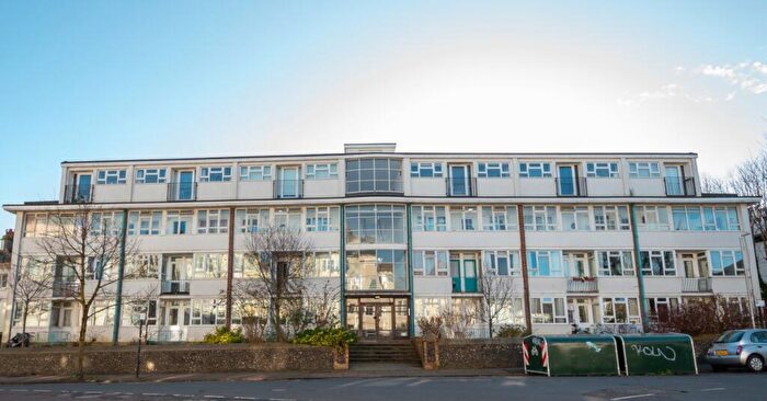 2 Bedroom Flat To Rent In Buckingham Lodge, Brighton, BN1
