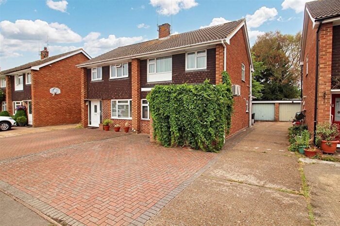 3 Bedroom Semi-Detached House For Sale In Fitzroy Crescent, Woodley, Reading, RG5
