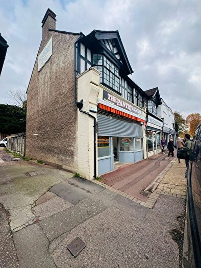 2 Bedroom Flat To Rent In Balgores Lane, Romford, RM2