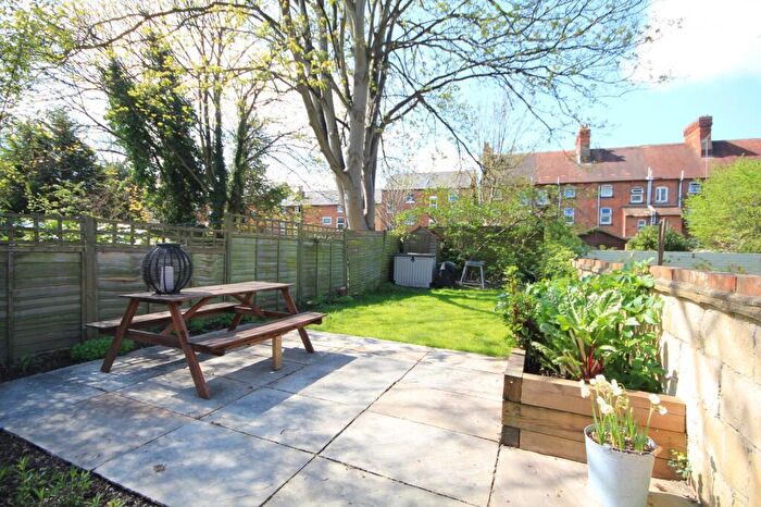 2 Bedroom Apartment To Rent In Zinzan Street, Reading, Berkshire, RG1