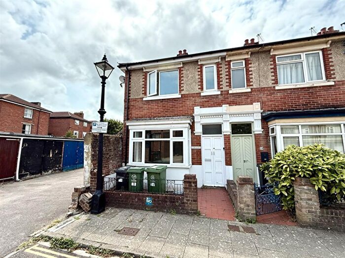 3 Bedroom End Of Terrace House To Rent In Castle Close, Southsea, PO5