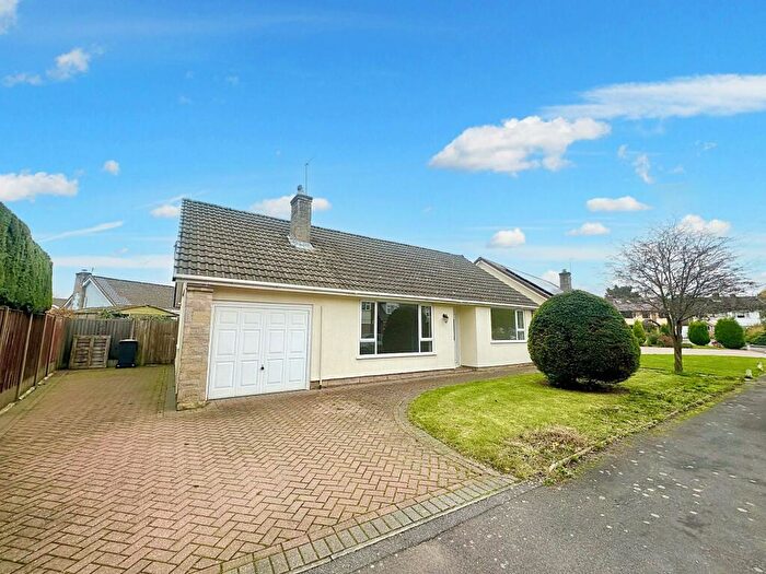 3 Bedroom Bungalow To Rent In Sharpley Avenue, Coalville, LE67