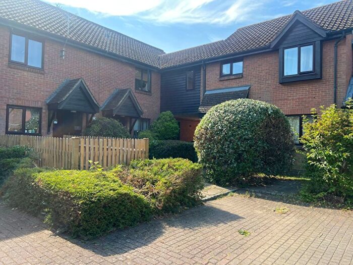 3 Bedroom Terraced House To Rent In Oaklands, Horley, RH6