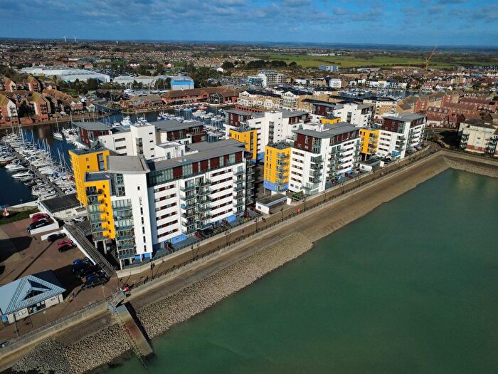2 Bedroom Flat For Sale In Midway Quay, Eastbourne, BN23