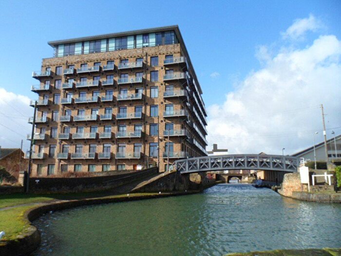 1 Bedroom Flat To Rent In Mill Royd Mill, Brighouse, HD6