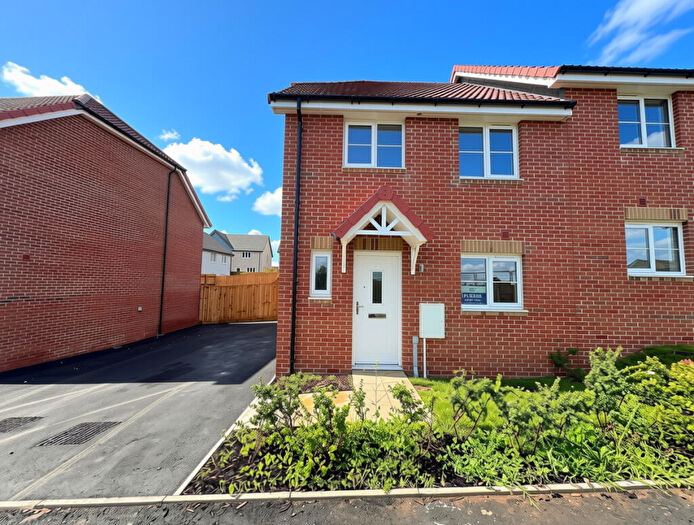 3 Bedroom Semi-Detached House For Sale In Tithecott Way, Northam, Bideford, EX39
