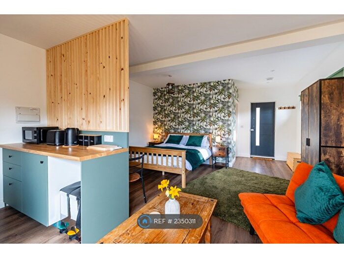 Studio To Rent In Midford Rd, Bath, BA2