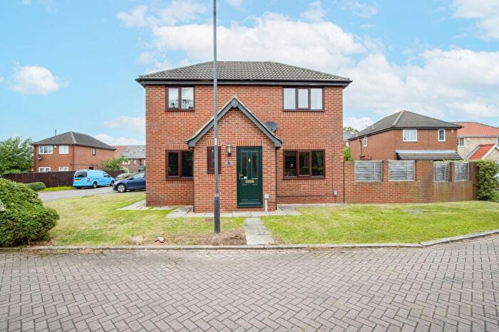 3 Bedroom Detached House For Sale In Farm Grange, Balby, Doncaster, DN4