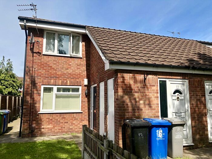 2 Bedroom Apartment To Rent In Aspenwood Drive, Sale, M33